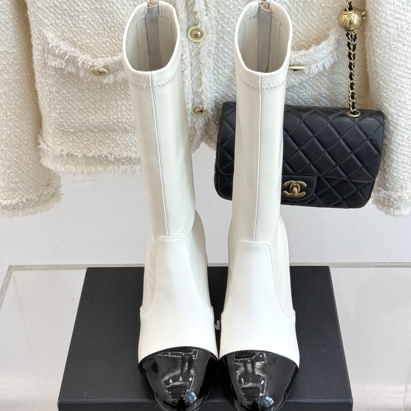 CHANEL Boots in Premium Leather with Molded Rubber Outsole Genuine Lambskin Lining Italian Suede S