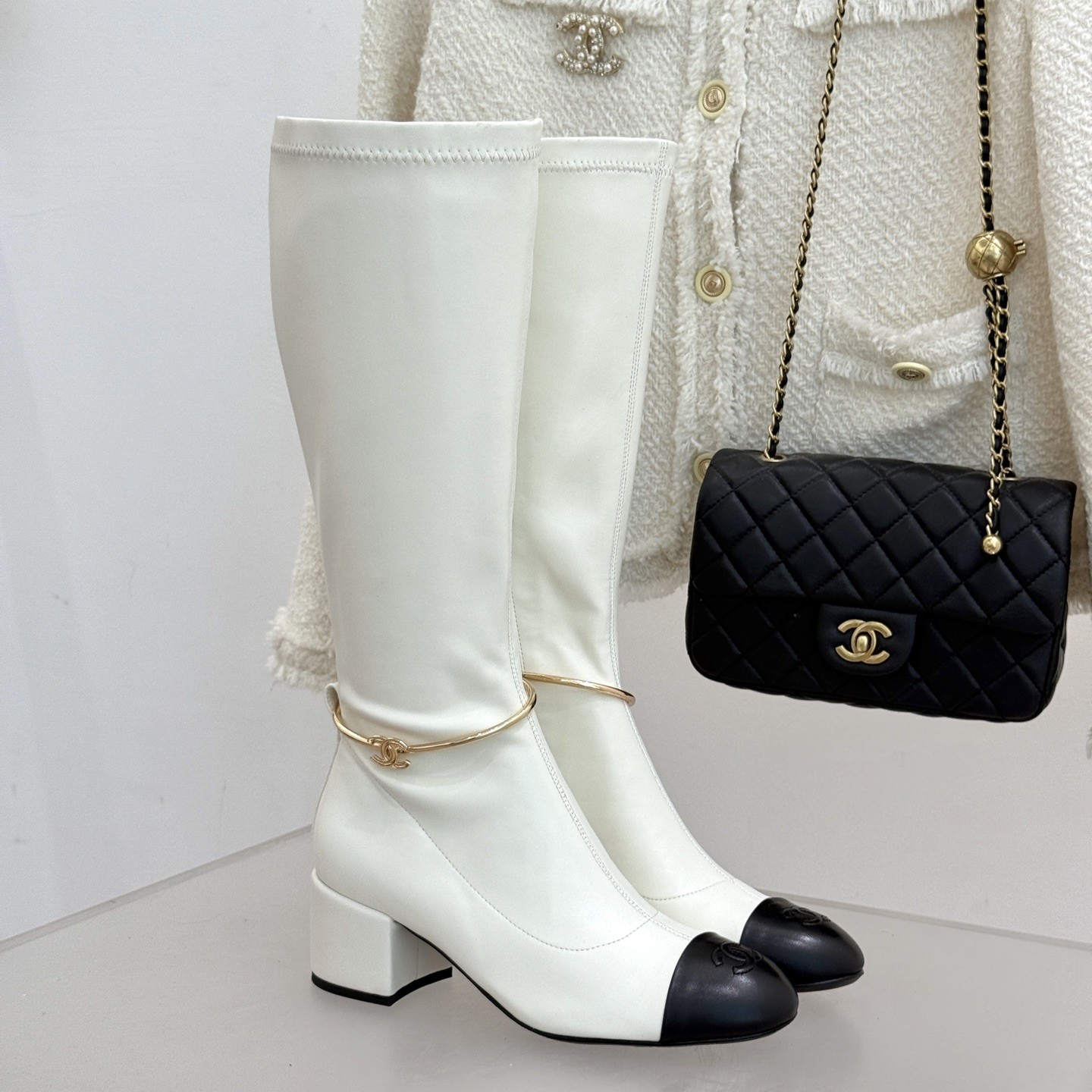 DIOR Sandals in Premium Leather with Molded Rubber Outsole Genuine Lambskin Lining Italian Suede S