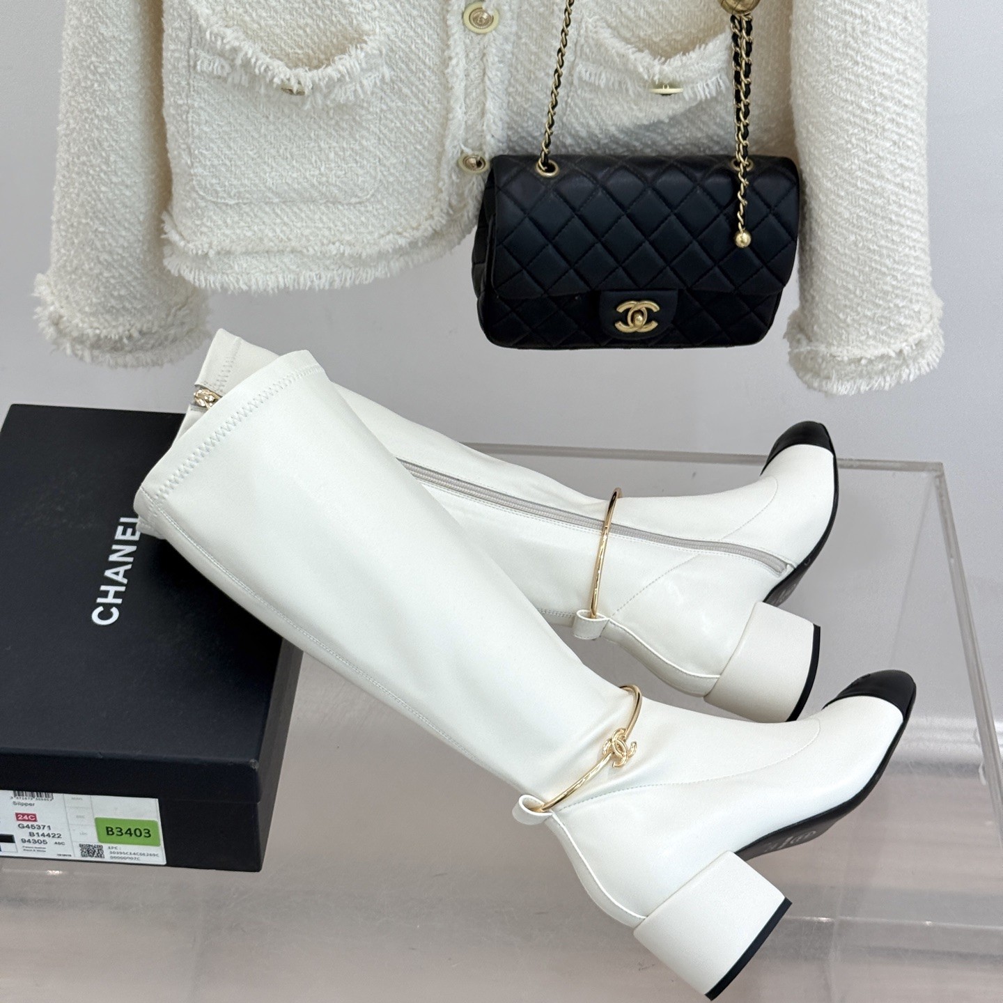 DIOR Sandals in Premium Leather with Molded Rubber Outsole Genuine Lambskin Lining Italian Suede S