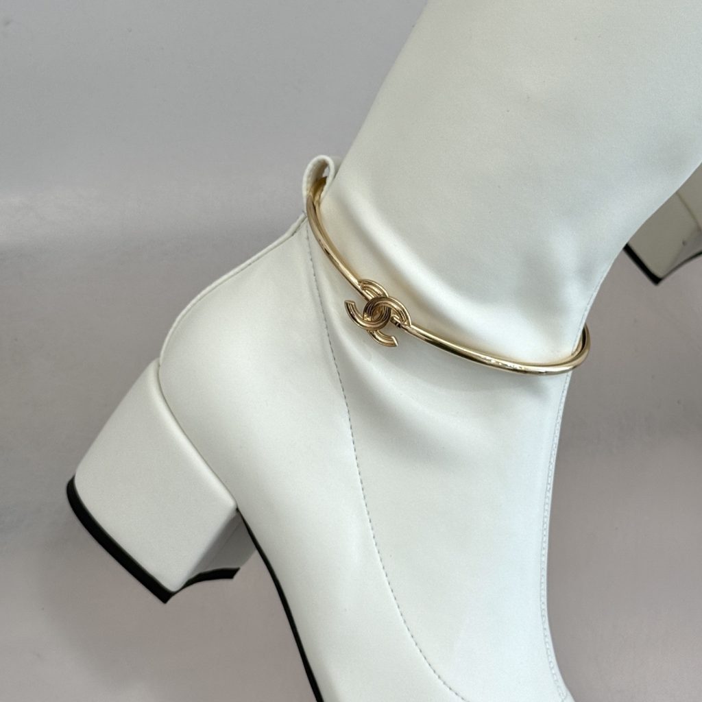 DIOR Sandals in Premium Leather with Molded Rubber Outsole Genuine Lambskin Lining Italian Suede S