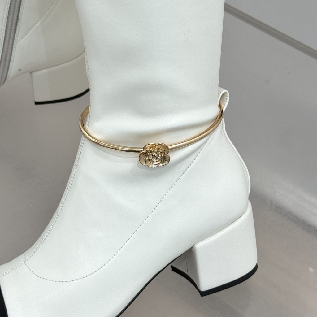 DIOR Sandals in Premium Leather with Molded Rubber Outsole Genuine Lambskin Lining Italian Suede S