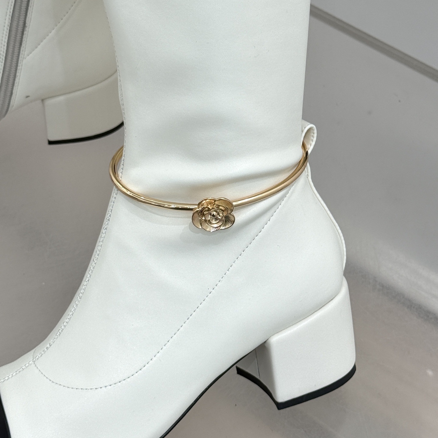 DIOR Sandals in Premium Leather with Molded Rubber Outsole Genuine Lambskin Lining Italian Suede S