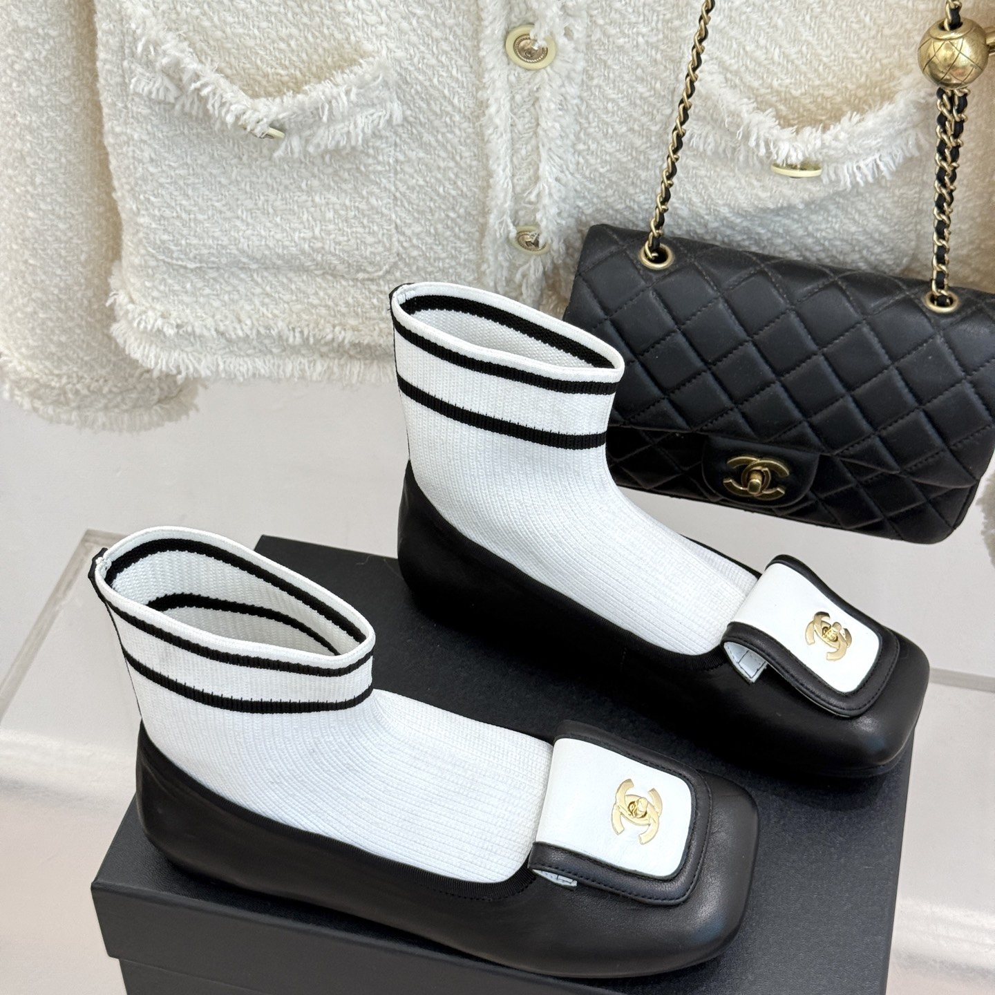 CHANEL Boots in Premium Leather with Molded Rubber Outsole Genuine Lambskin Lining Italian Suede S