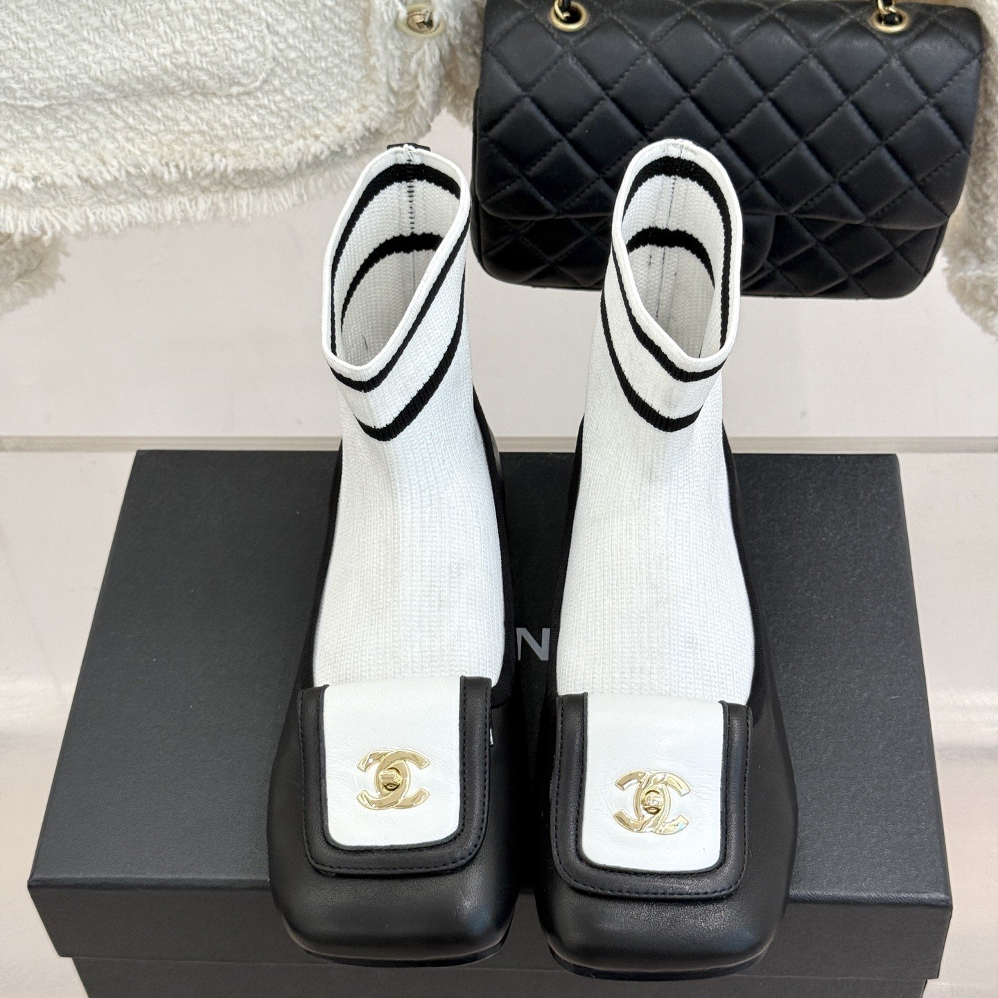 CHANEL Boots in Premium Leather with Molded Rubber Outsole Genuine Lambskin Lining Italian Suede S