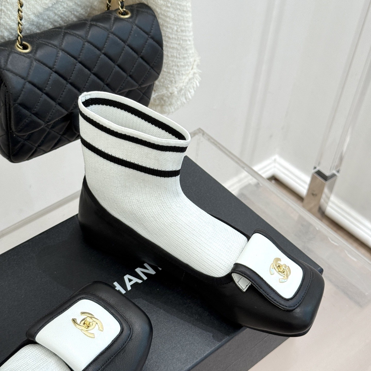 CHANEL Boots in Premium Leather with Molded Rubber Outsole Genuine Lambskin Lining Italian Suede S