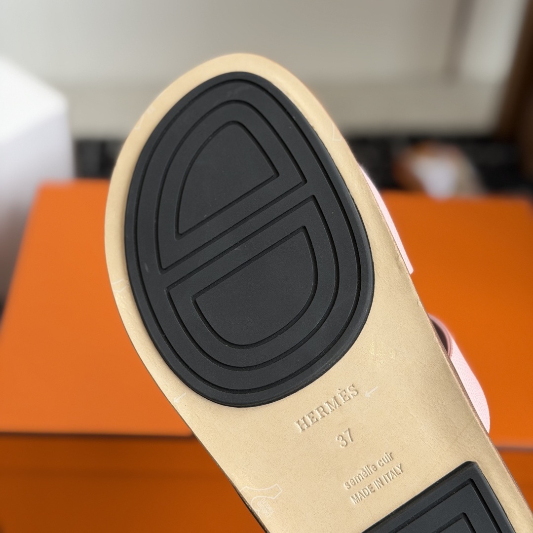 HERMES Classic Strap Sandals, Premium Leather Upper with Open Toe and Molded Rubber Outsole Design