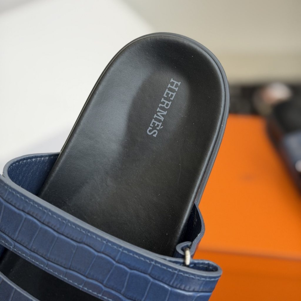 HERMES Classic Slide Slippers, Premium Leather Upper with Open Toe Design and Molded Rubber Outsole