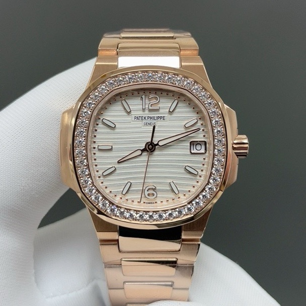 Patek Philippe Automatic Watch, Green Dial Diamond Index Rose Gold Case Metal Bracelet 50m Sapphire