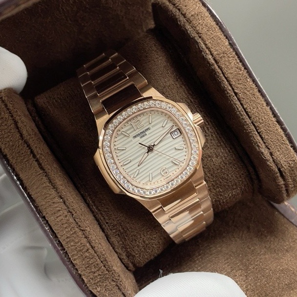 Patek Philippe Automatic Watch, Green Dial Diamond Index Rose Gold Case Metal Bracelet 50m Sapphire