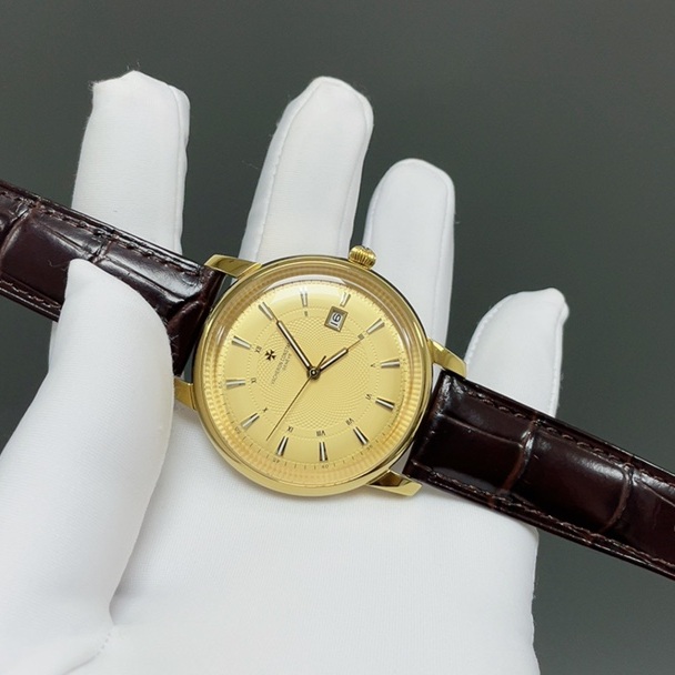 Vacheron Constantin Automatic Watch, White Dial Roman Numeral Date 18K Gold Case Leather Strap 30m