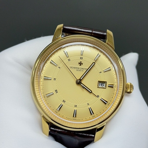 Vacheron Constantin Automatic Watch, White Dial Roman Numeral Date 18K Gold Case Leather Strap 30m