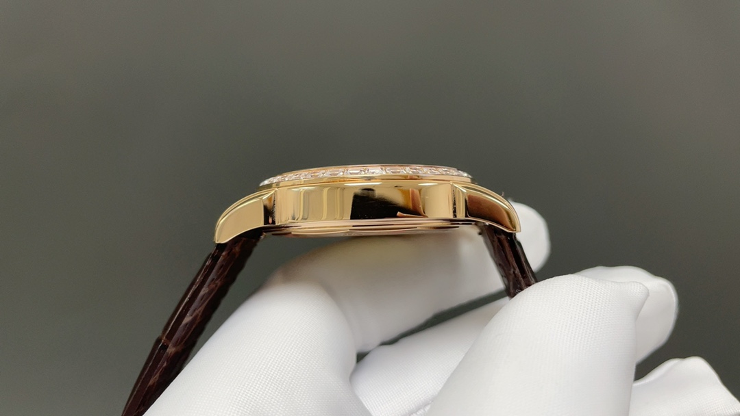 Vacheron Constantin Automatic Watch, White Dial Diamond Index Rose Gold Case Leather Strap 30m WR
