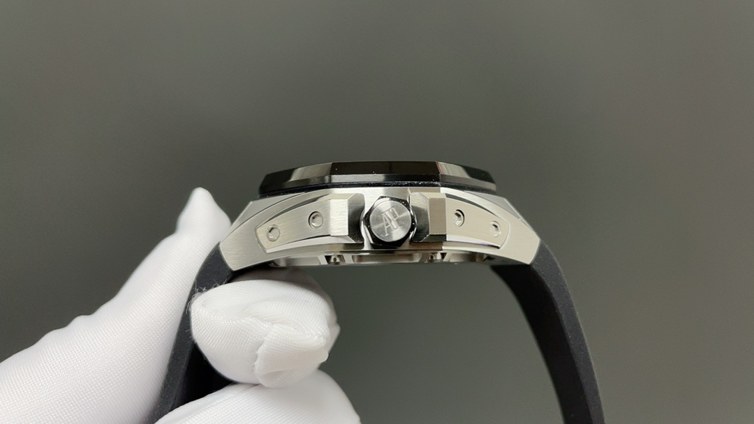 Audemars Piguet Royal Style Automatic Watch, Stainless Steel Case Rubber Strap 100m Water Resistant