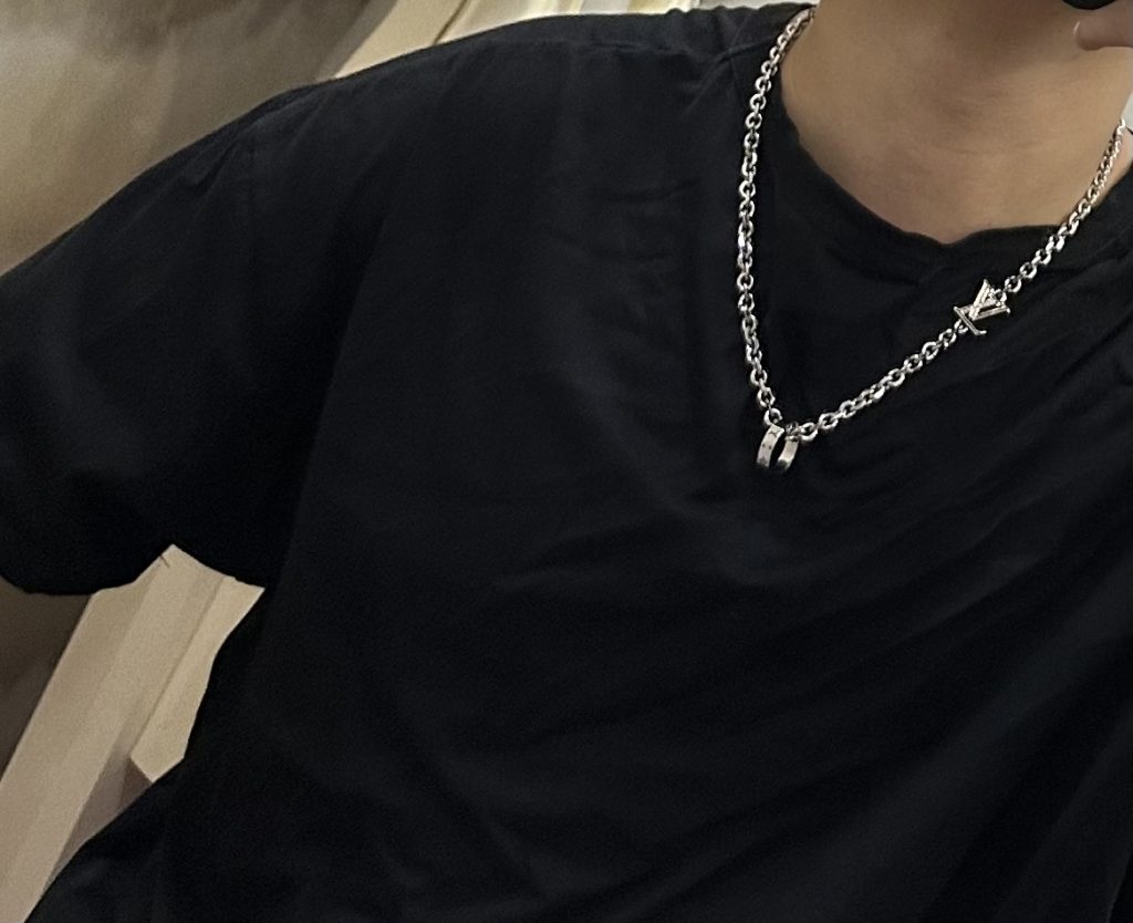 Louis Vuitton Monogram World Tour Necklace Silver-tone Metal Chain Necklace Chain Adjustable Chain
