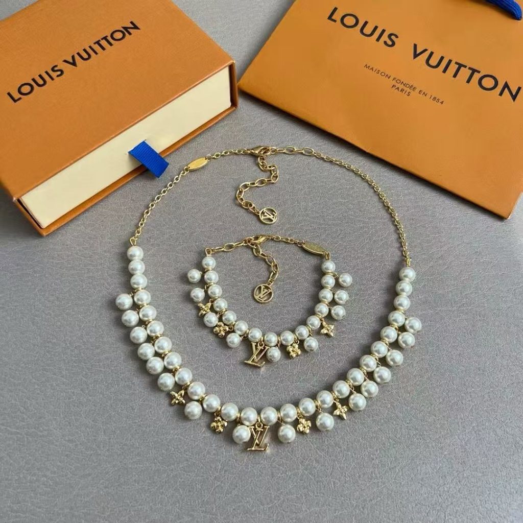 Louis Vuitton Necklace PearlNecklace Pendant