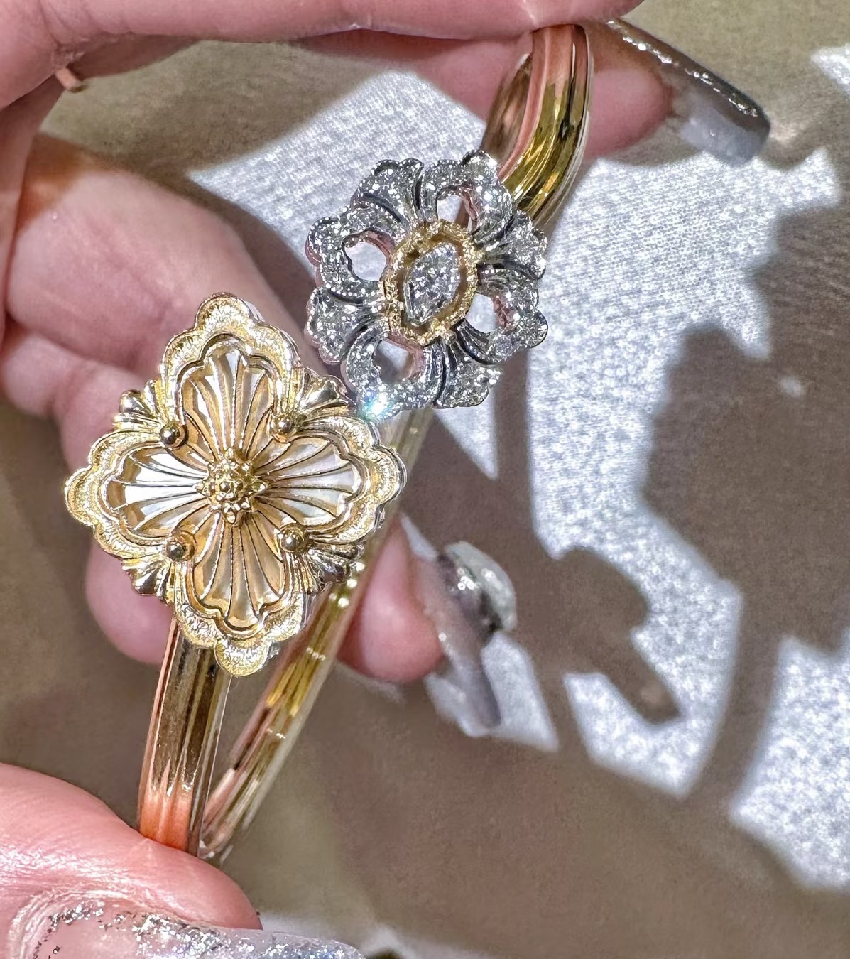 Buccellati Opera Tulle Bangle 18K Yellow Gold, Diamonds Tulle Open Bangle Double-flower motif with