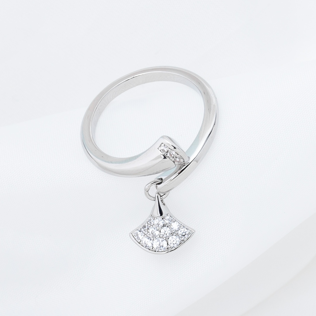 Bulgari Divas' Dream Ring Diamond Fan-shaped, Pendant