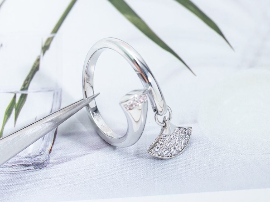 Bulgari Divas' Dream Ring Diamond Fan-shaped, Pendant