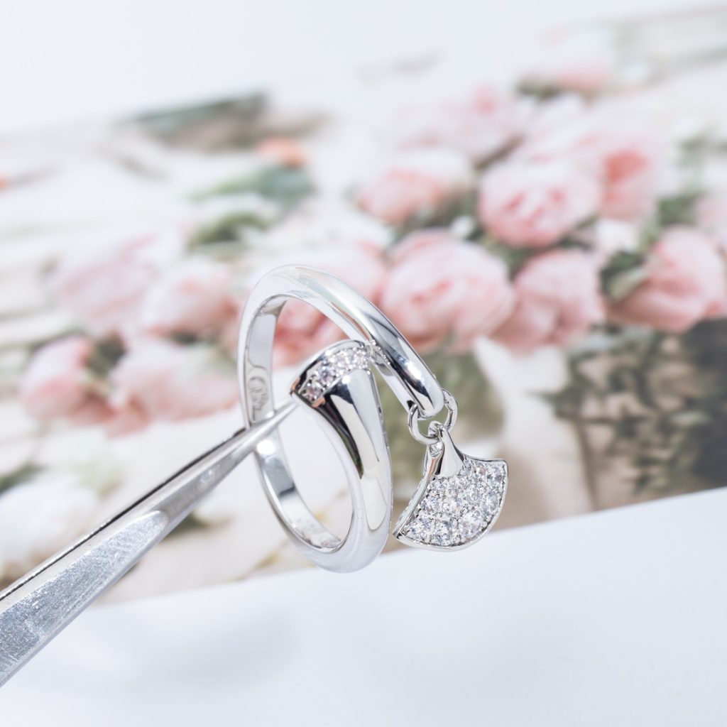 Bulgari Divas' Dream Ring Diamond Fan-shaped, Pendant