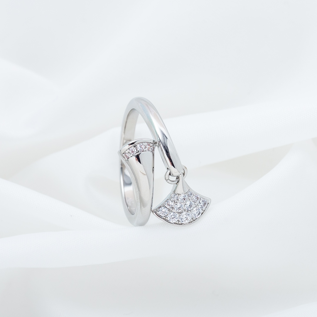 Bulgari Divas' Dream Ring Diamond Fan-shaped, Pendant