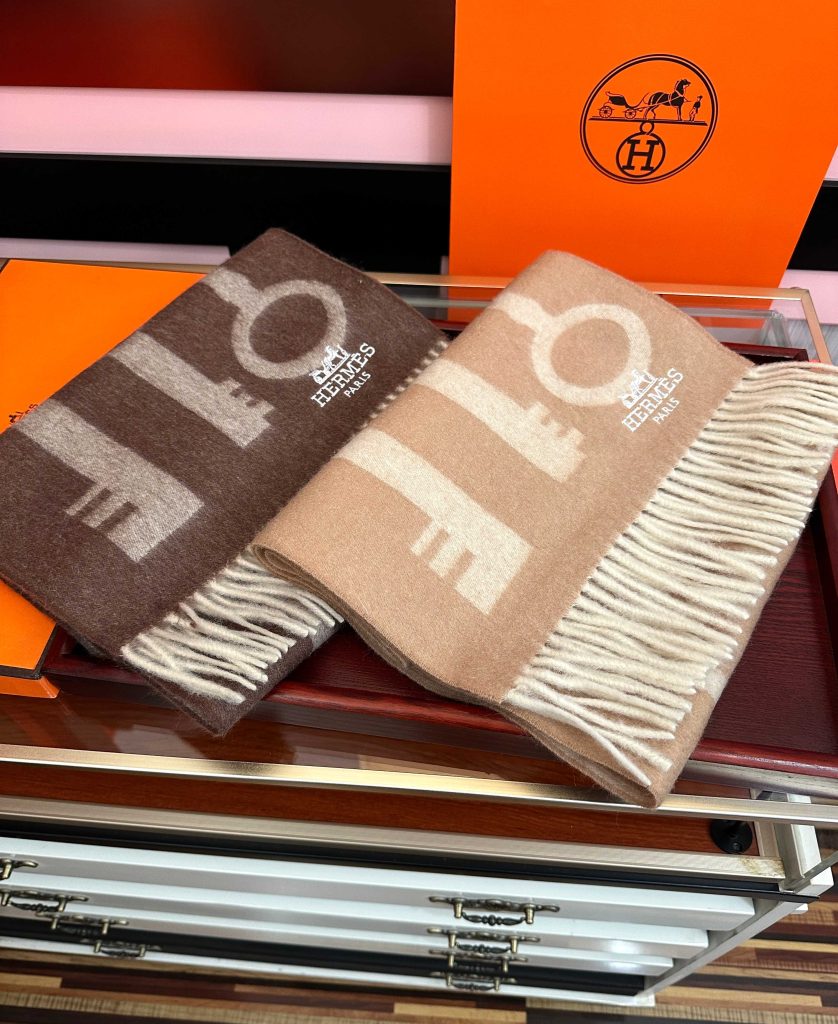 Hermès Scarf Cashmere Rectangular Fringed Edge