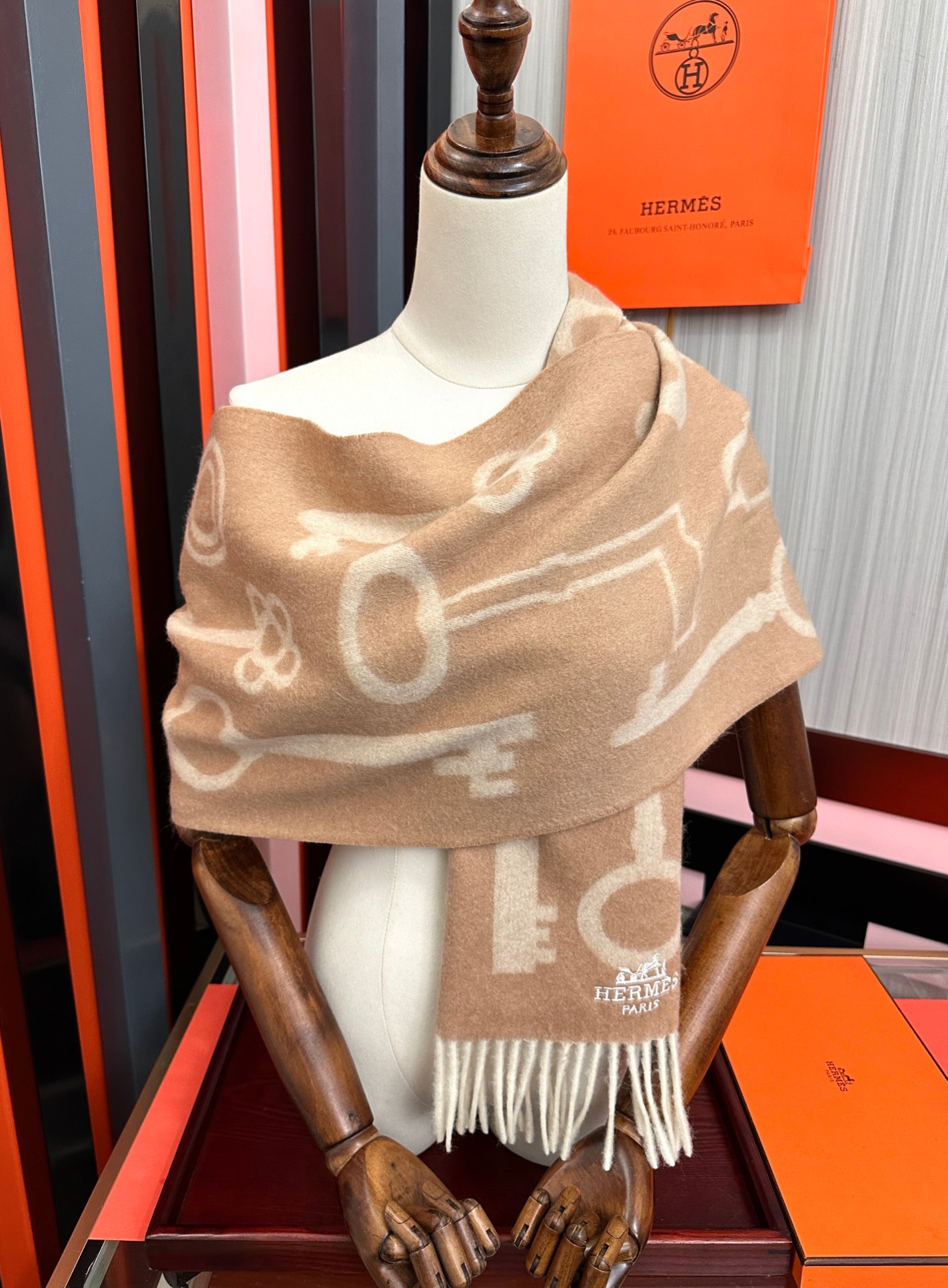 Hermès Scarf Cashmere Rectangular Fringed Edge