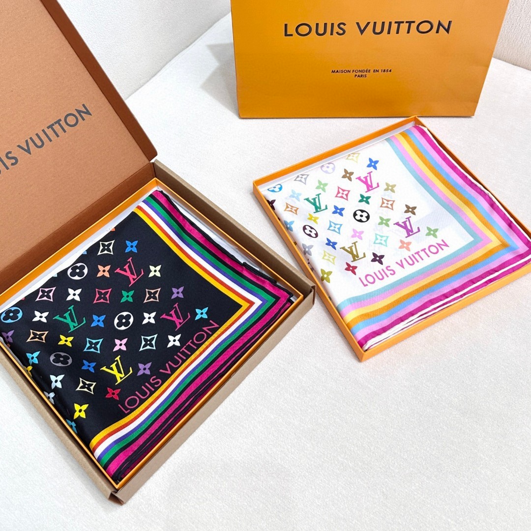 Louis Vuitton LV经典图案方形丝巾 彩虹色条纹镶边 颈部或腰部系带配饰