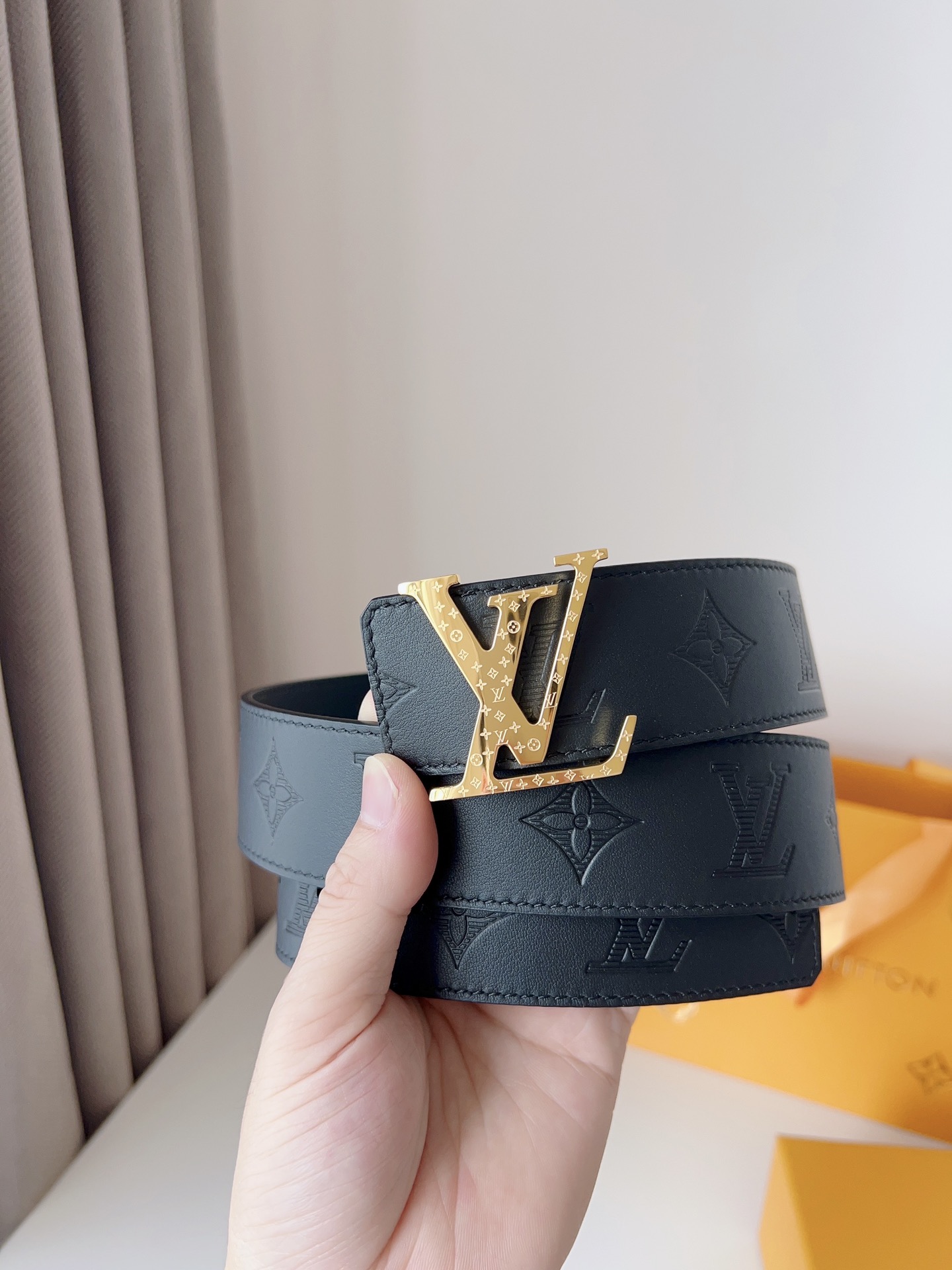 Louis Vuitton Belt Calfskin leather Monogram Eclipse reversible belt with gold-tone LV buckle