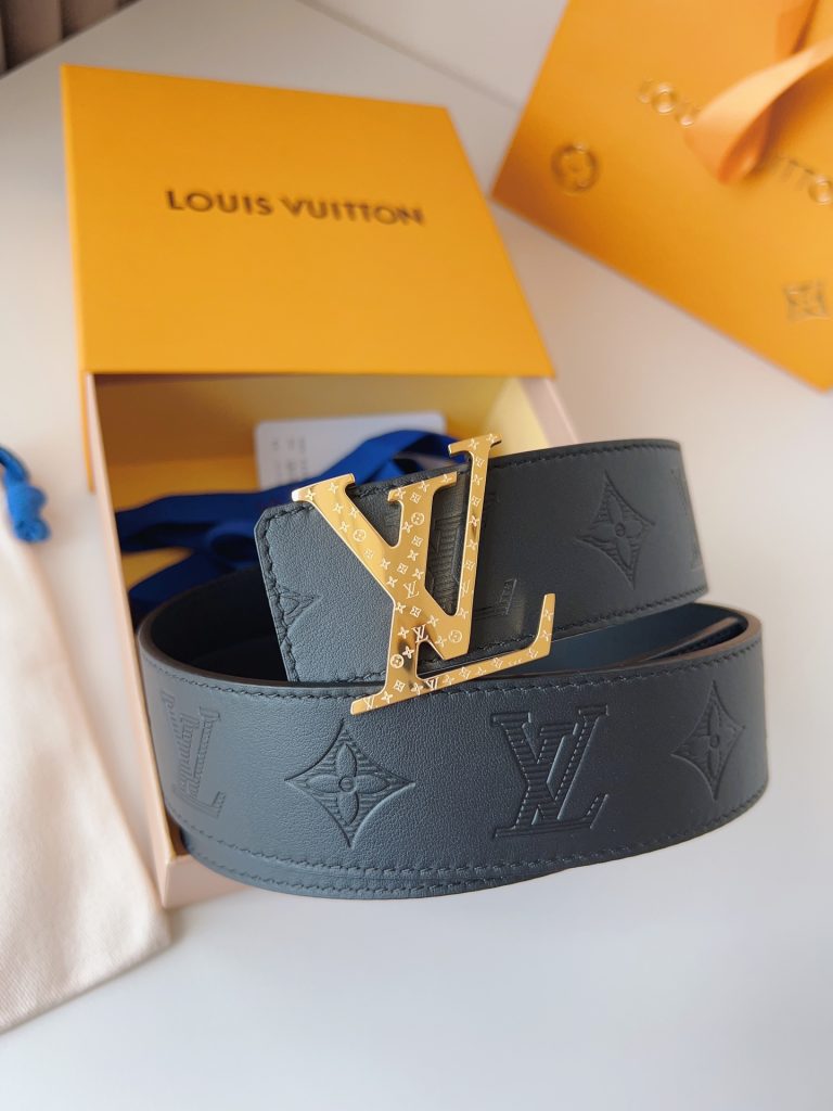 Louis Vuitton Belt Calfskin leather Monogram Eclipse reversible belt with gold-tone LV buckle