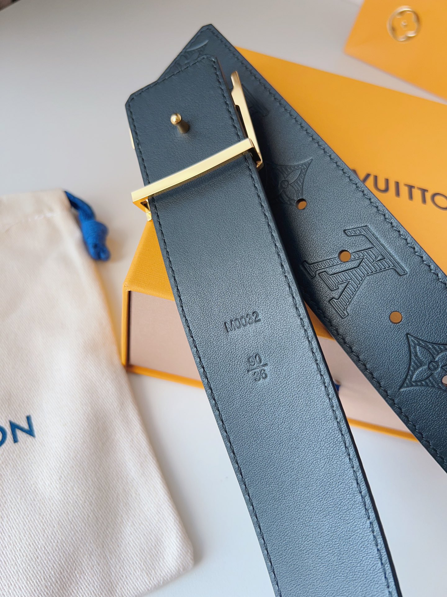 Louis Vuitton Belt Calfskin leather Monogram Eclipse reversible belt with gold-tone LV buckle