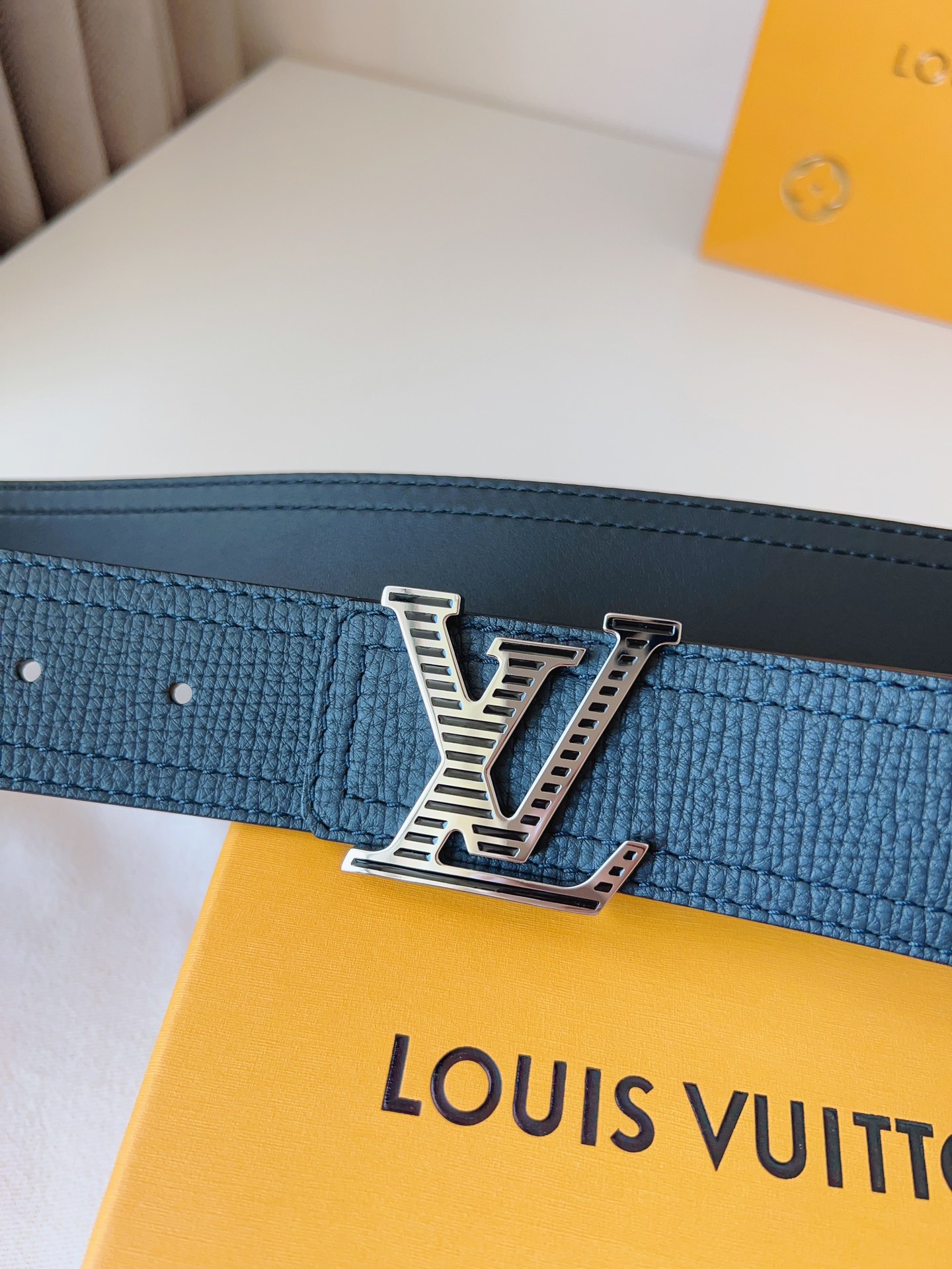 Louis Vuitton Belt Epi leather LV Monogram buckle belt Reversible belt