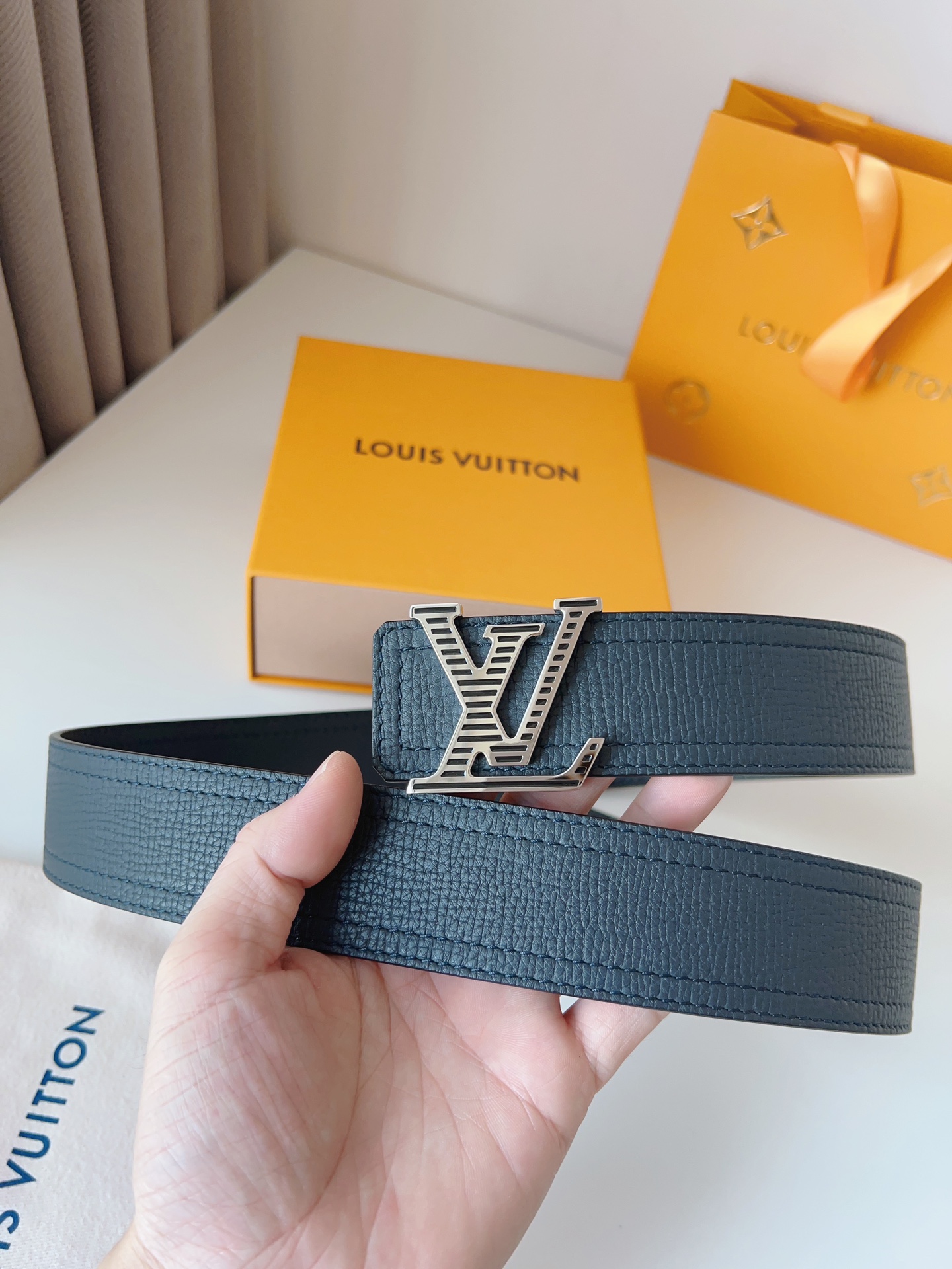 Louis Vuitton Belt Epi leather LV Monogram buckle belt Reversible belt