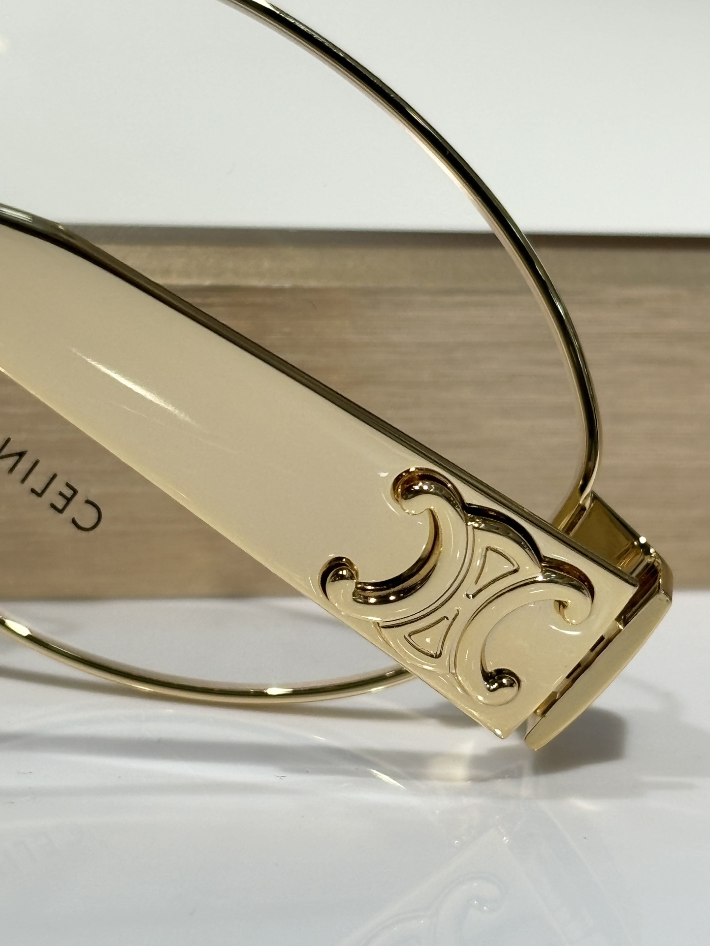 Celine Sunglasses Metal, Acetate Oval metal frame with tortoiseshell temple tips and C-logo hinge