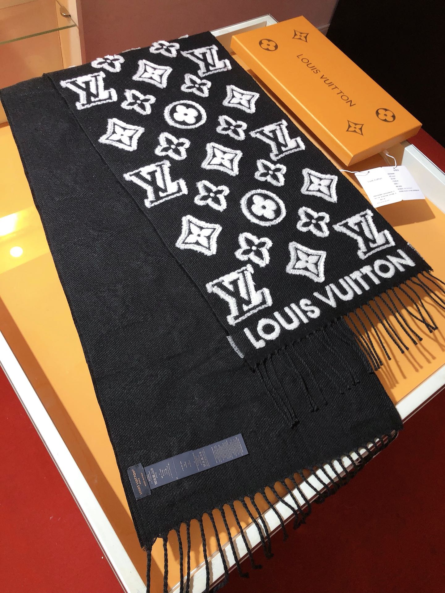 Louis Vuitton Monogram 3D Scarf Wool Cashmere Silk Fringed Edge 34CM x 220CM