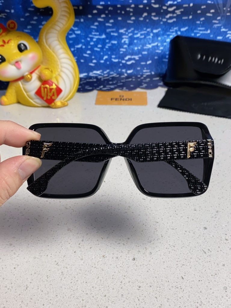 Fendi FF Logo Oversized Square Acetate Sunglasses Gold-tone Temple Logo